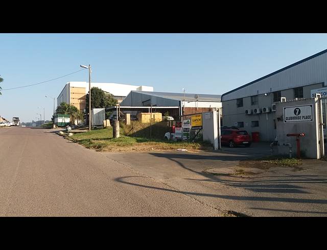 705M² WAREHOUSE TO LET IN WESTMEAD